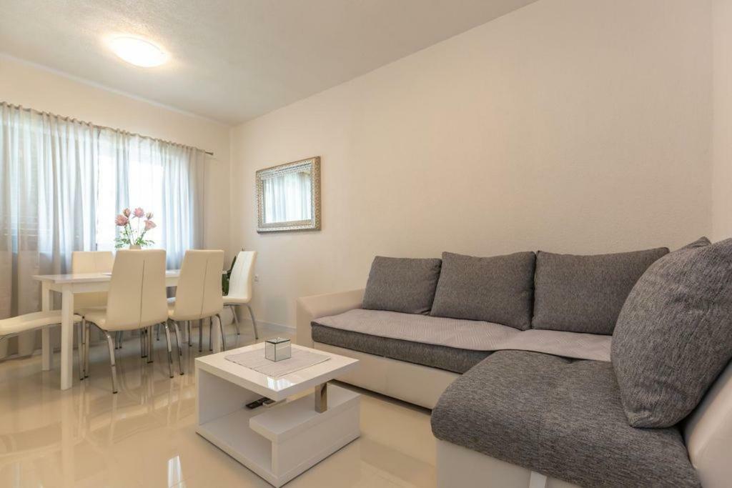 Tatijana Holiday Apartments Макарска Екстериор снимка
